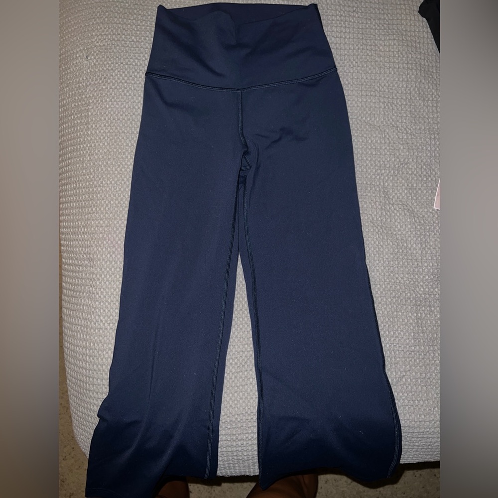 Cropped Lululemon Straight Leg Leggings